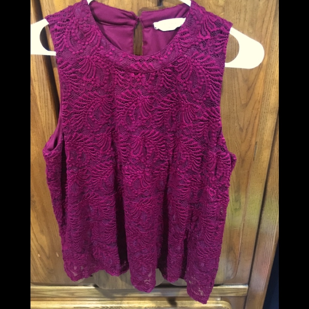 SOLD - Sleeveless wine lace top